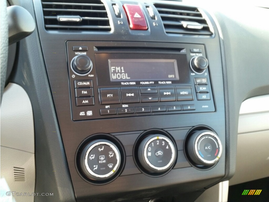 2015 Forester 2.5i - Dark Gray Metallic / Gray photo #10