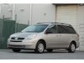 Front 3/4 View of 2005 Sienna LE