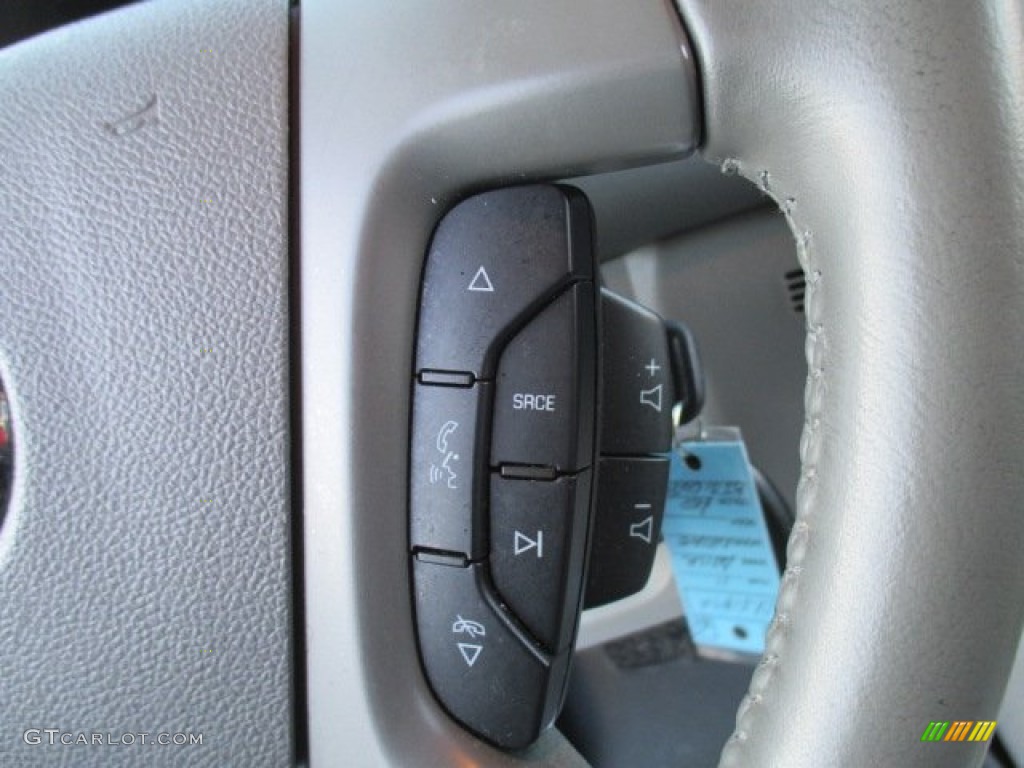 2011 Buick Enclave CXL Controls Photo #101845548