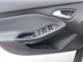 Ingot Silver - Focus SE Hatchback Photo No. 30