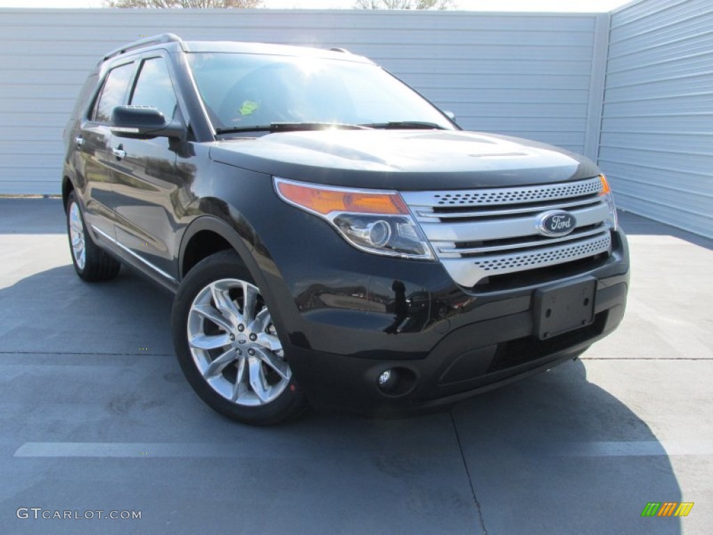 2015 Explorer XLT - Tuxedo Black / Charcoal Black photo #1