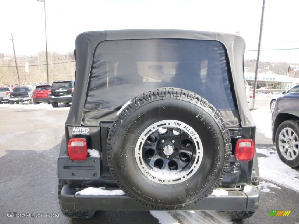 2004 Wrangler X 4x4 - Black / Dark Slate Gray photo #6