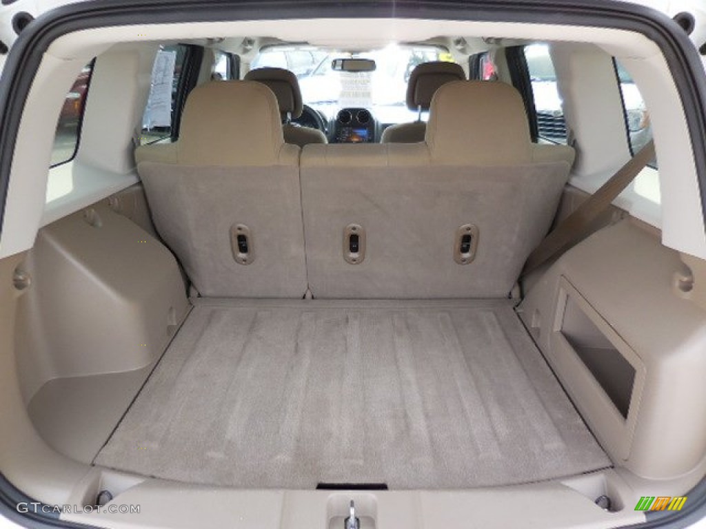 2013 Jeep Patriot Latitude Trunk Photos