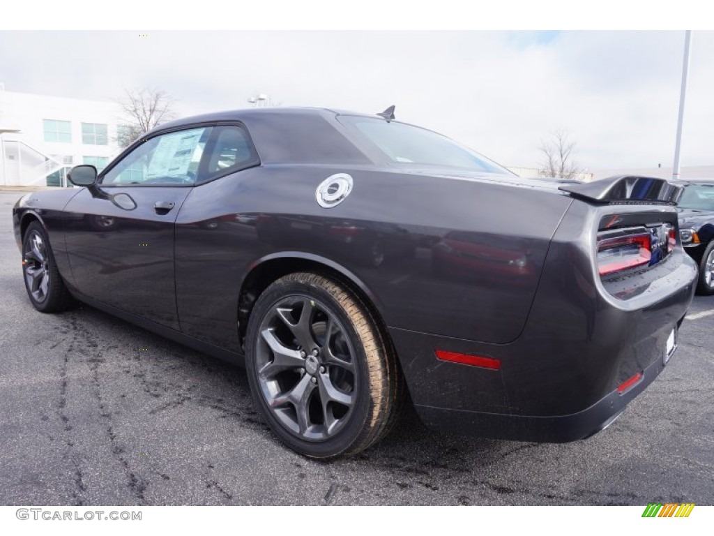 2015 Challenger SXT Plus - Granite Crystal Metallic / Black photo #2