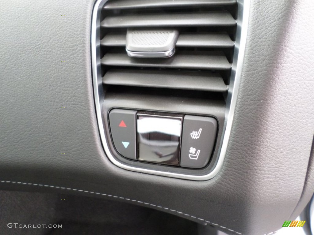 2015 Chevrolet Corvette Stingray Convertible Controls Photo #101892540