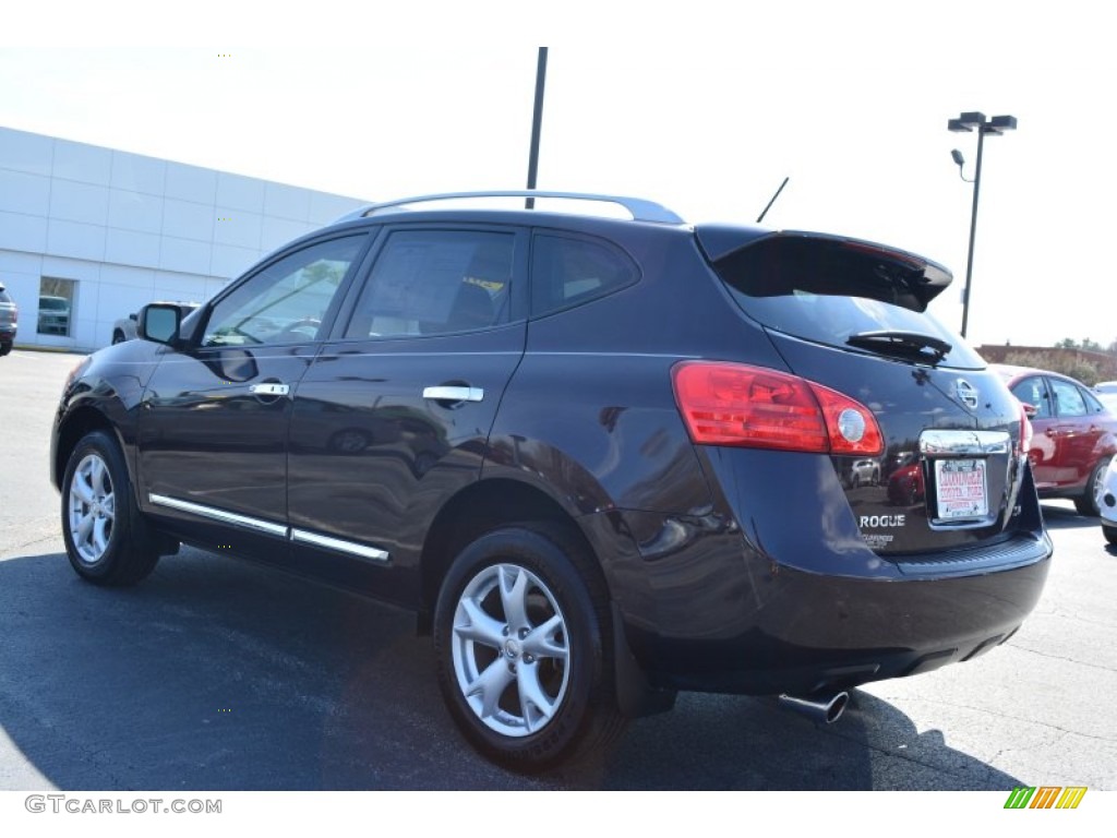 2011 Rogue SV - Cayenne Red / Gray photo #5