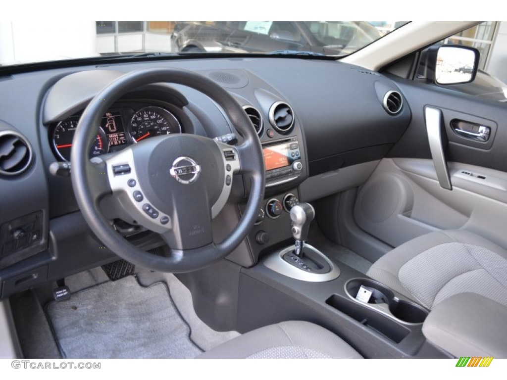 2011 Rogue SV - Cayenne Red / Gray photo #11