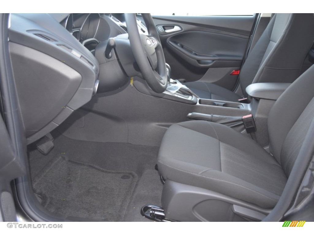 2015 Focus SE Hatchback - Magnetic Metallic / Charcoal Black photo #7