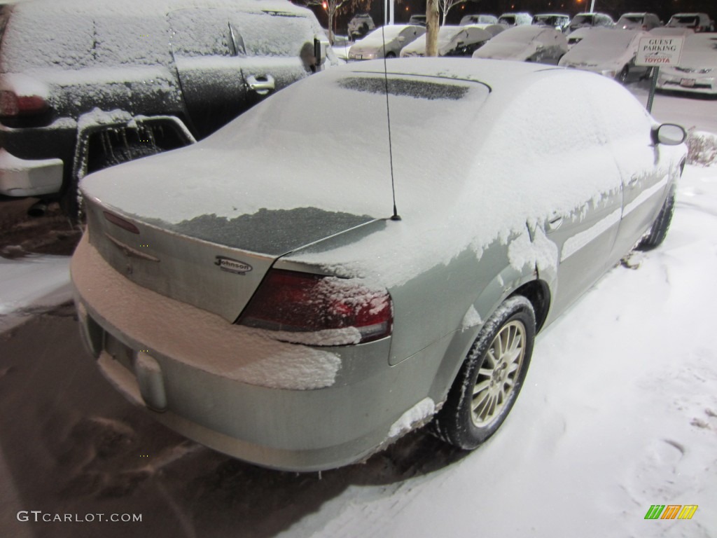 2005 Sebring Sedan - Linen Gold Metallic / Black photo #2