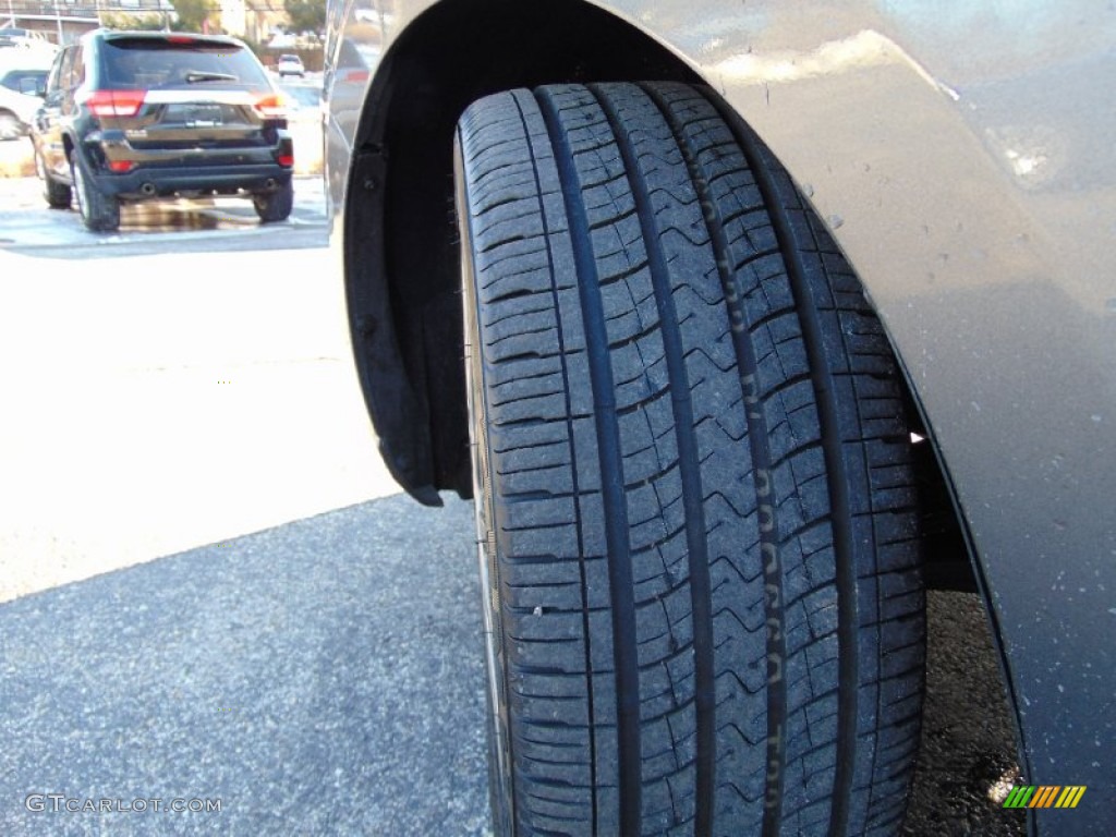 2011 Focus SES Sedan - Sterling Gray Metallic / Charcoal Black photo #12