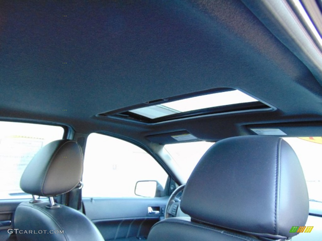 2011 Focus SES Sedan - Sterling Gray Metallic / Charcoal Black photo #23