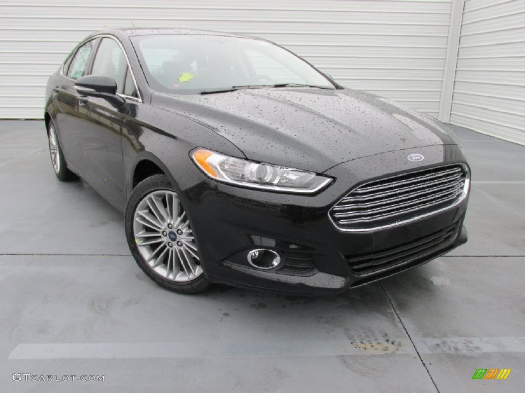 Tuxedo Black Metallic 2015 Ford Fusion SE Exterior Photo #101903727
