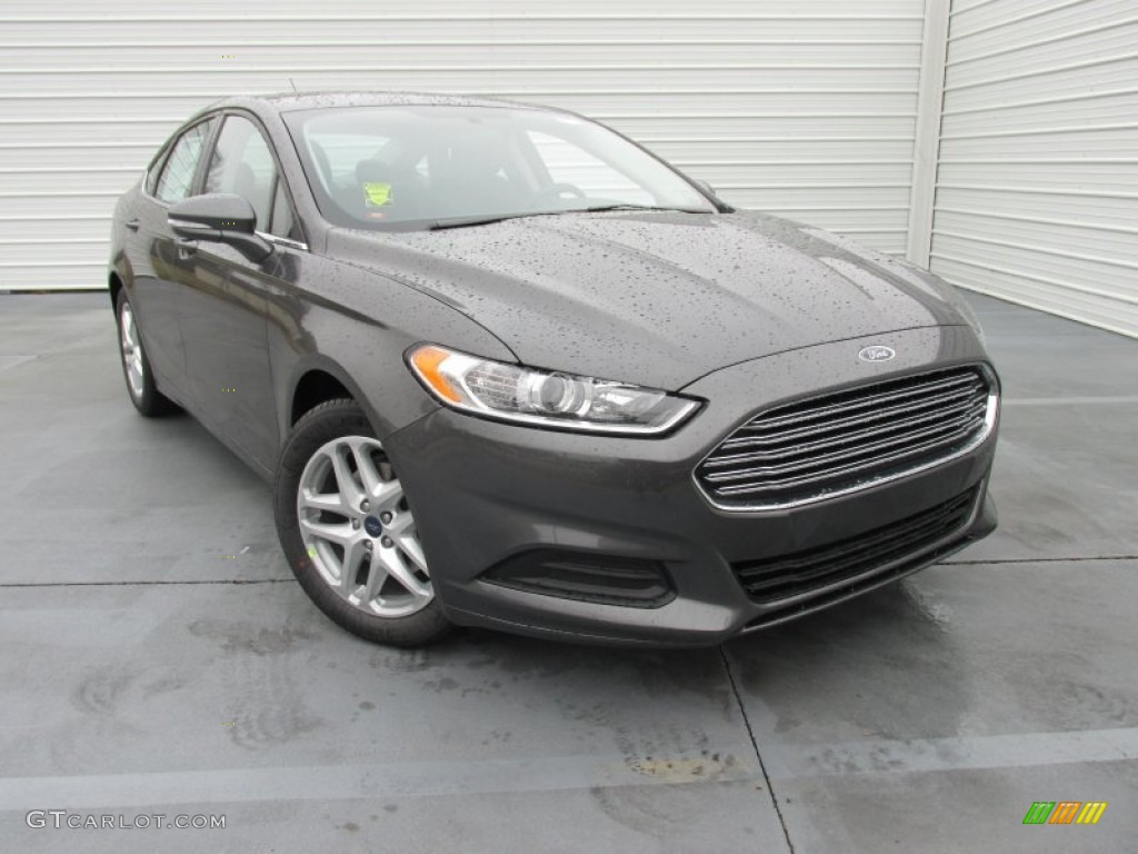 2015 Fusion SE - Magnetic Metallic / Charcoal Black photo #1