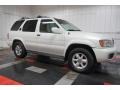 2000 Aspen White Pearl Glow Nissan Pathfinder LE 4x4  photo #6