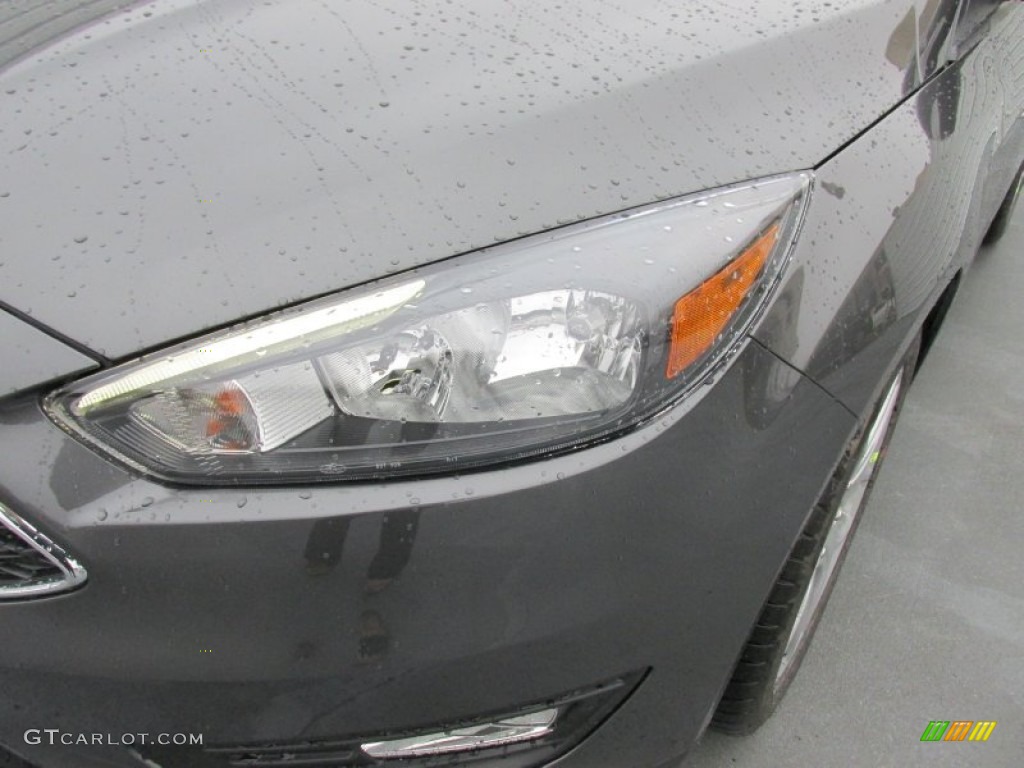 2015 Focus SE Sedan - Magnetic Metallic / Charcoal Black photo #9