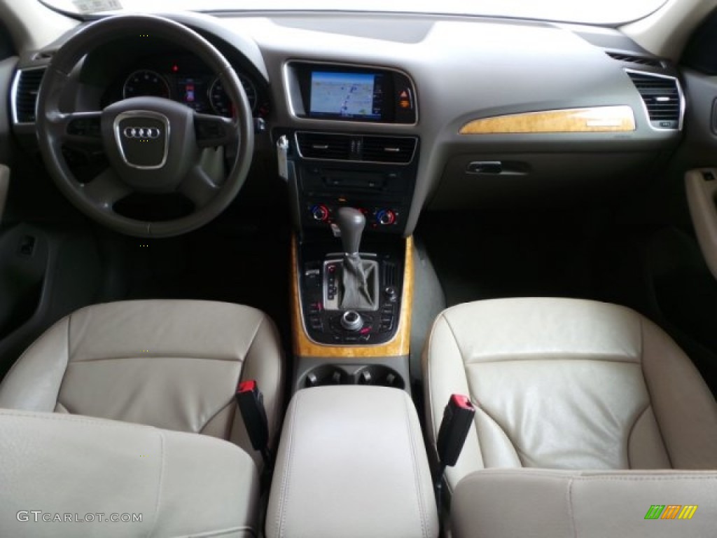 2009 Audi Q5 3.2 Premium Plus quattro Cardamom Beige Dashboard Photo #101909099