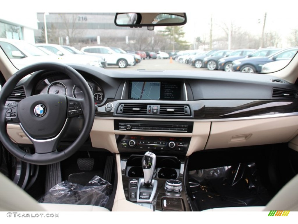 2014 BMW 5 Series 535d xDrive Sedan Ivory White/Black Dashboard Photo #101909612