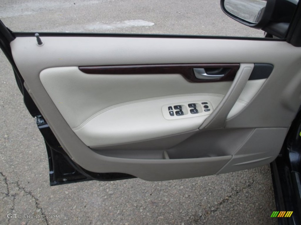 2007 Volvo S60 2.5T AWD Door Panel Photos