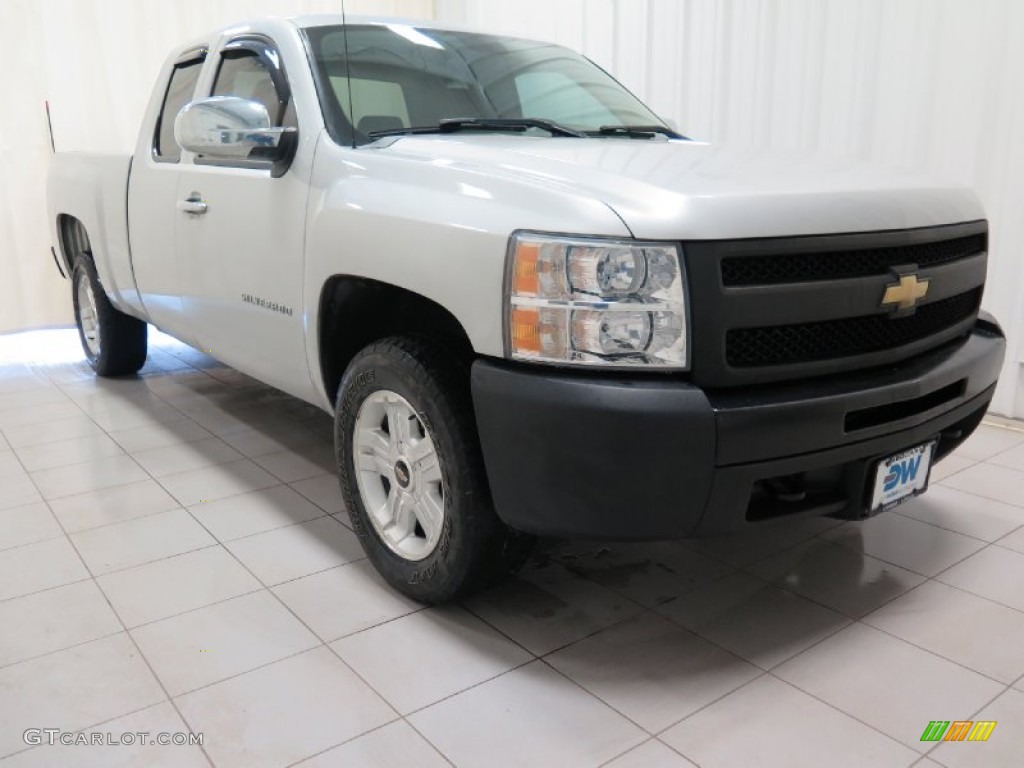 Sheer Silver Metallic Chevrolet Silverado 1500