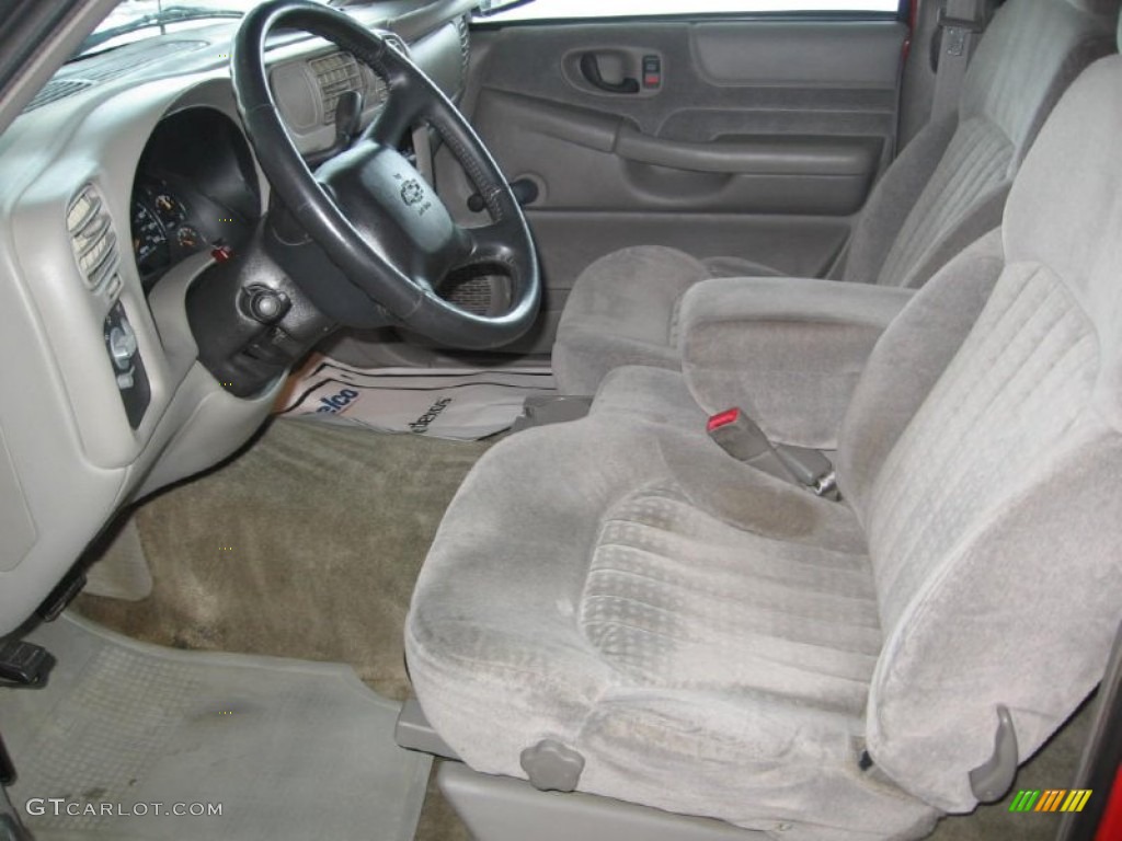 2002 S10 LS Extended Cab - Victory Red / Medium Gray photo #8