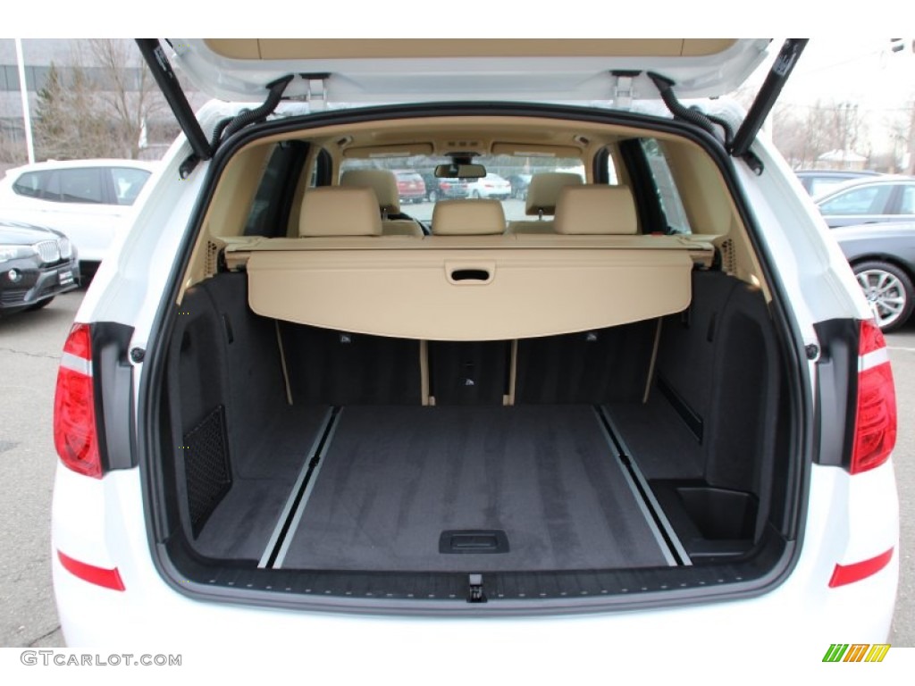 2015 BMW X3 xDrive28i Trunk Photos