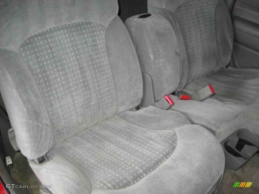 2002 S10 LS Extended Cab - Victory Red / Medium Gray photo #10