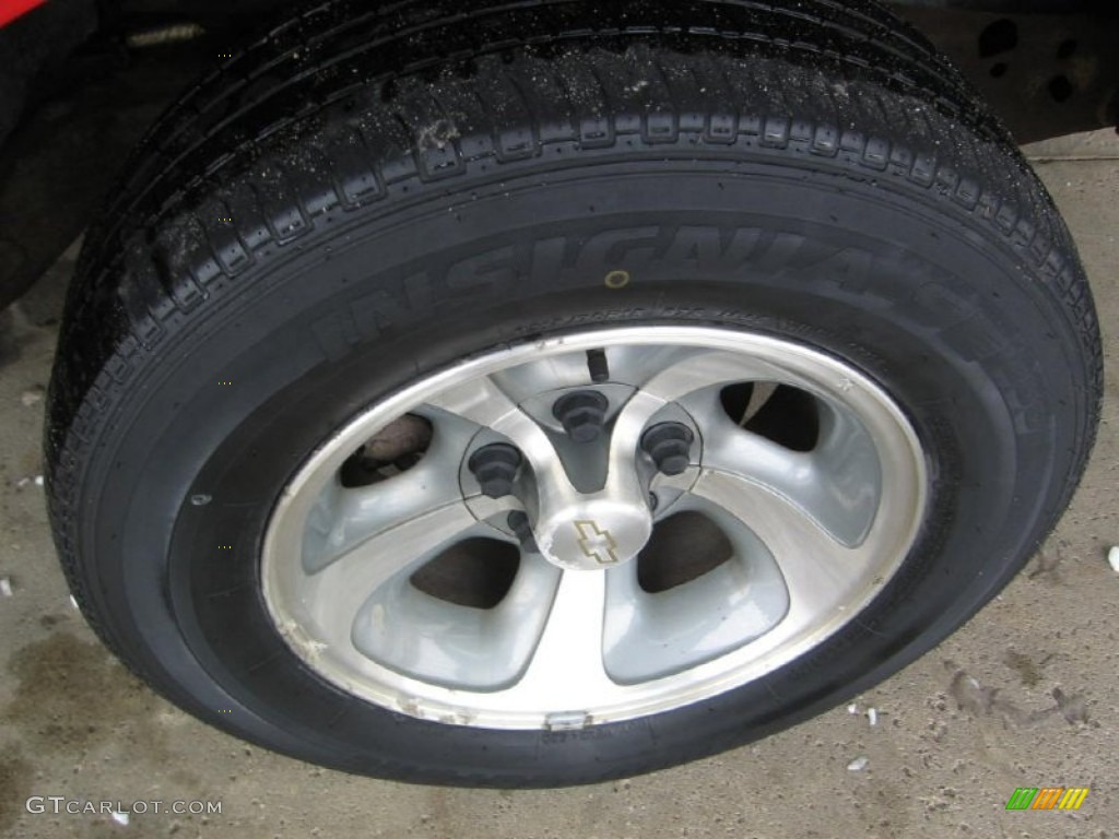 2002 S10 LS Extended Cab - Victory Red / Medium Gray photo #16