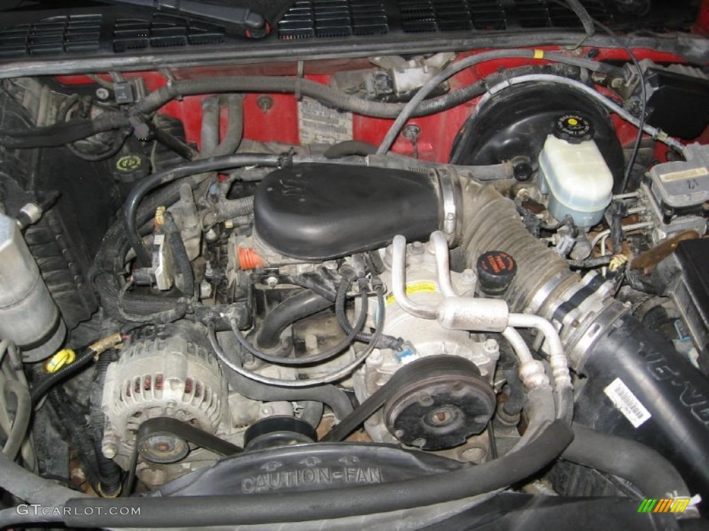 2002 S10 LS Extended Cab - Victory Red / Medium Gray photo #17