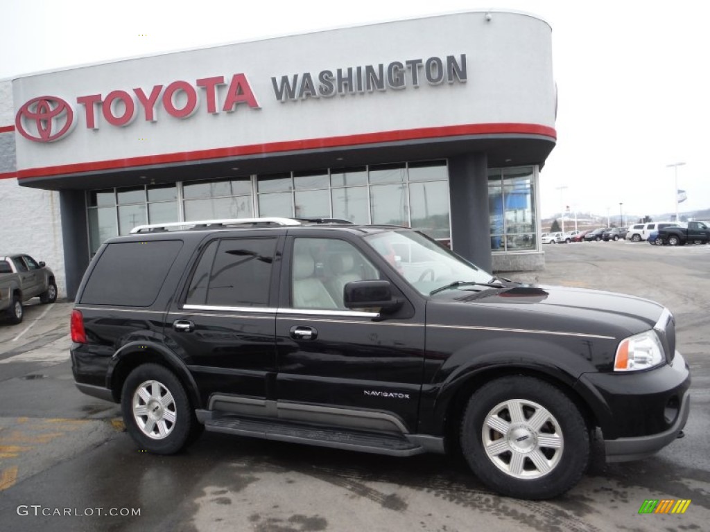 2004 Navigator Luxury 4x4 - Black Clearcoat / Light Parchment photo #2