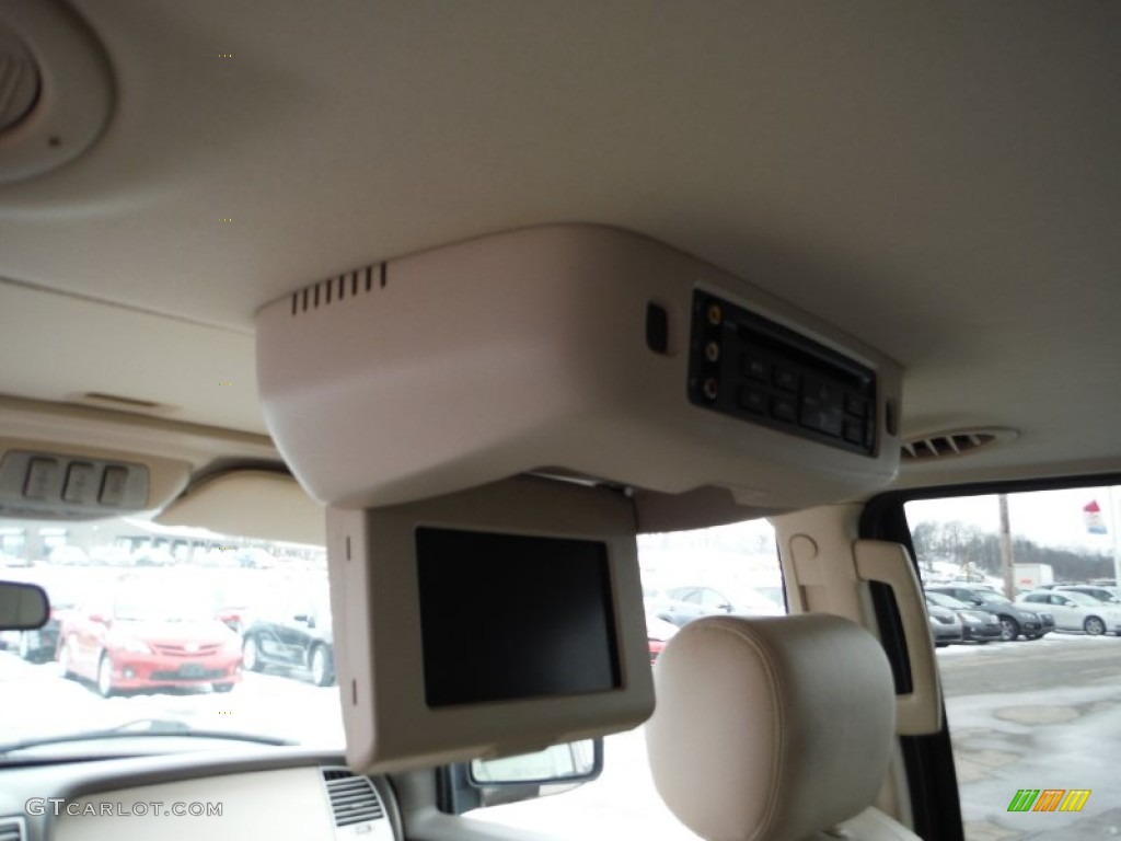 2004 Navigator Luxury 4x4 - Black Clearcoat / Light Parchment photo #10