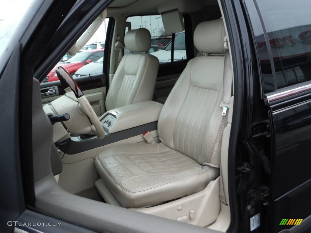 2004 Navigator Luxury 4x4 - Black Clearcoat / Light Parchment photo #13