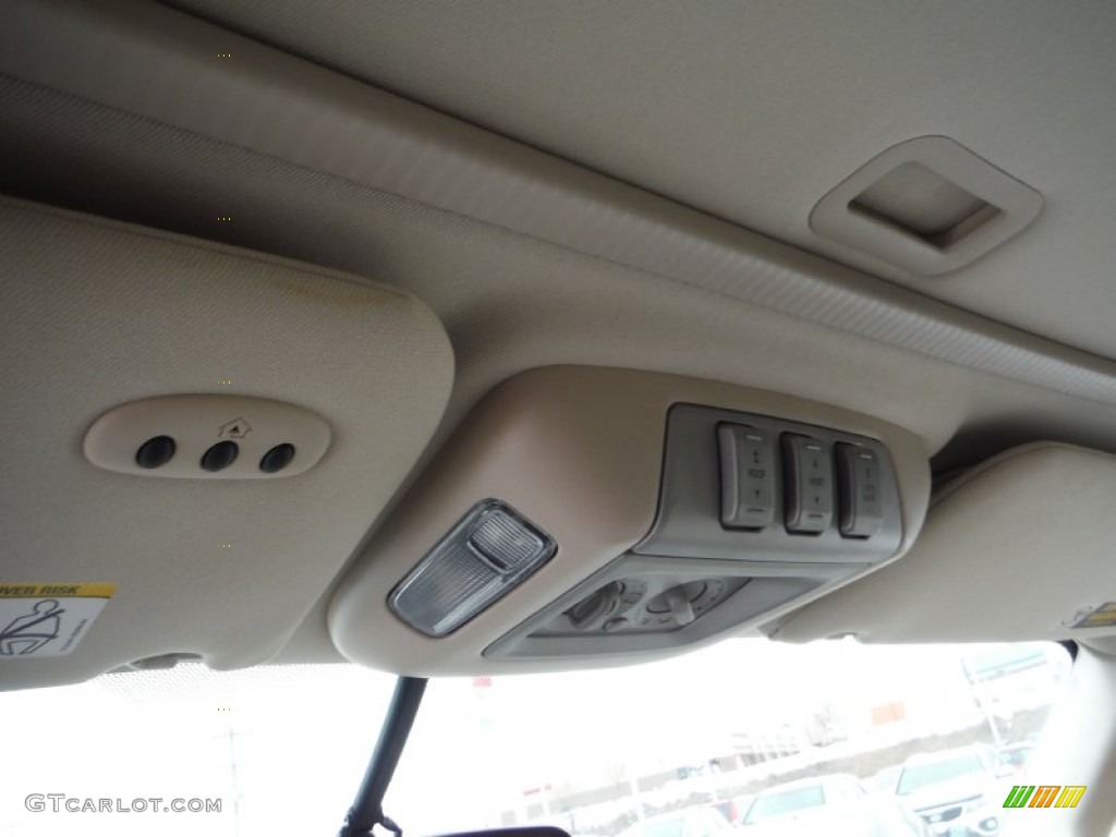 2004 Navigator Luxury 4x4 - Black Clearcoat / Light Parchment photo #18