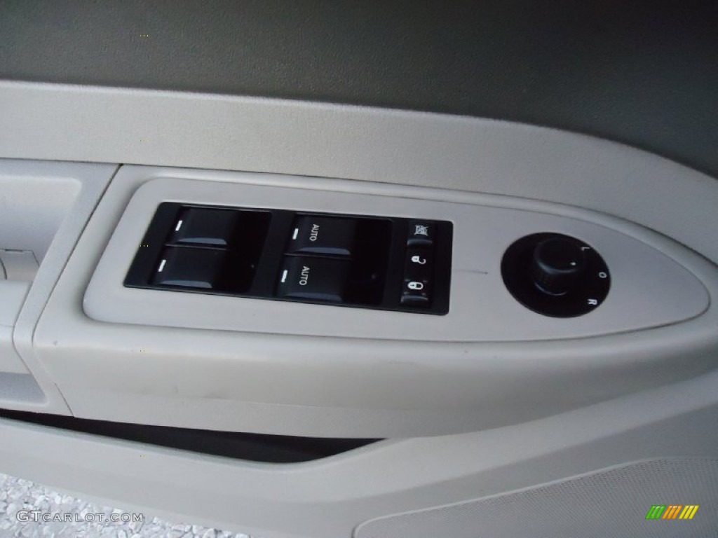2008 300 Touring - Cool Vanilla White / Dark Slate Gray photo #22