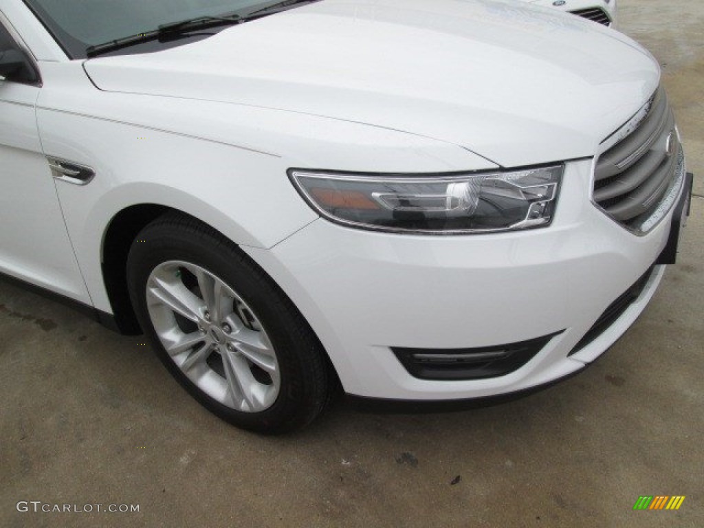 2015 Taurus SEL - Oxford White / Dune photo #2