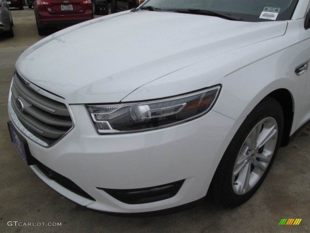 Oxford White 2015 Ford Taurus SEL Exterior Photo #101923346