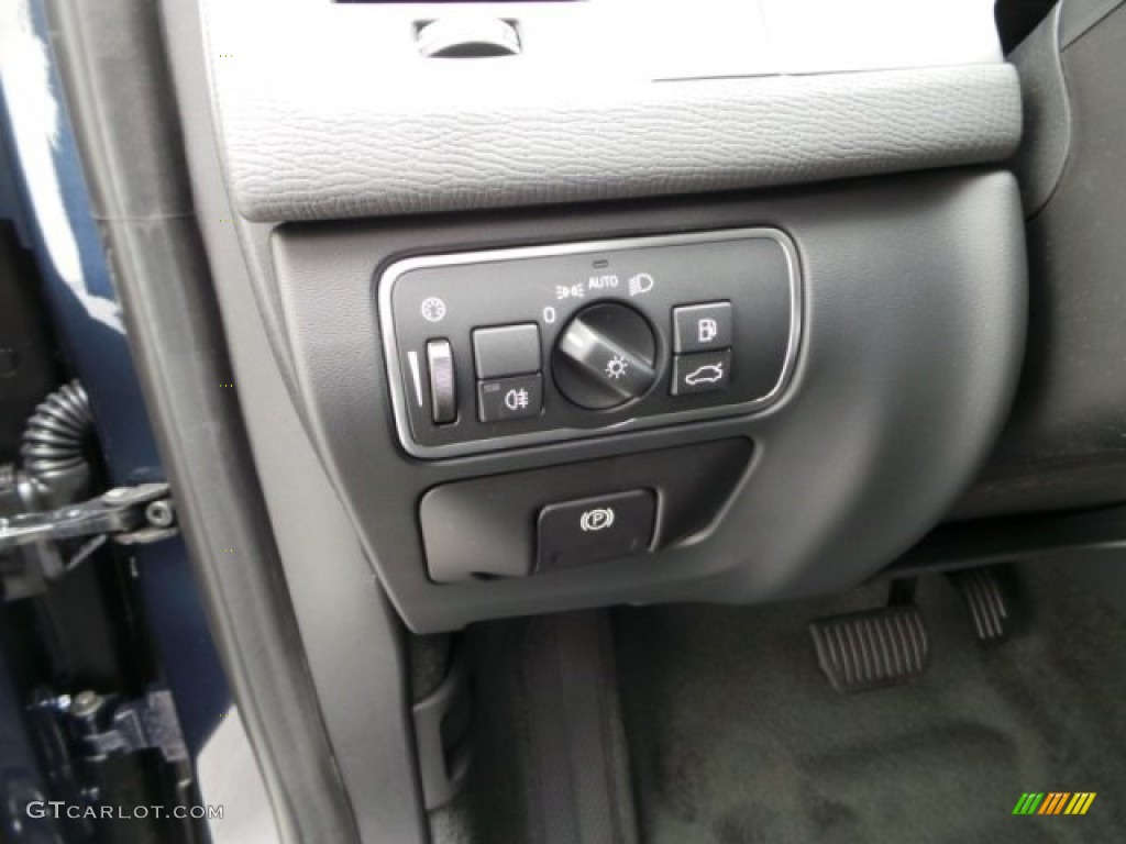 2015 Volvo XC60 T5 Drive-E Controls Photo #101923517