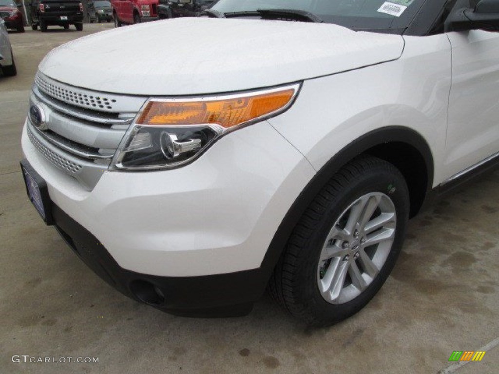 2015 Explorer XLT - White Platinum / Medium Light Stone photo #7