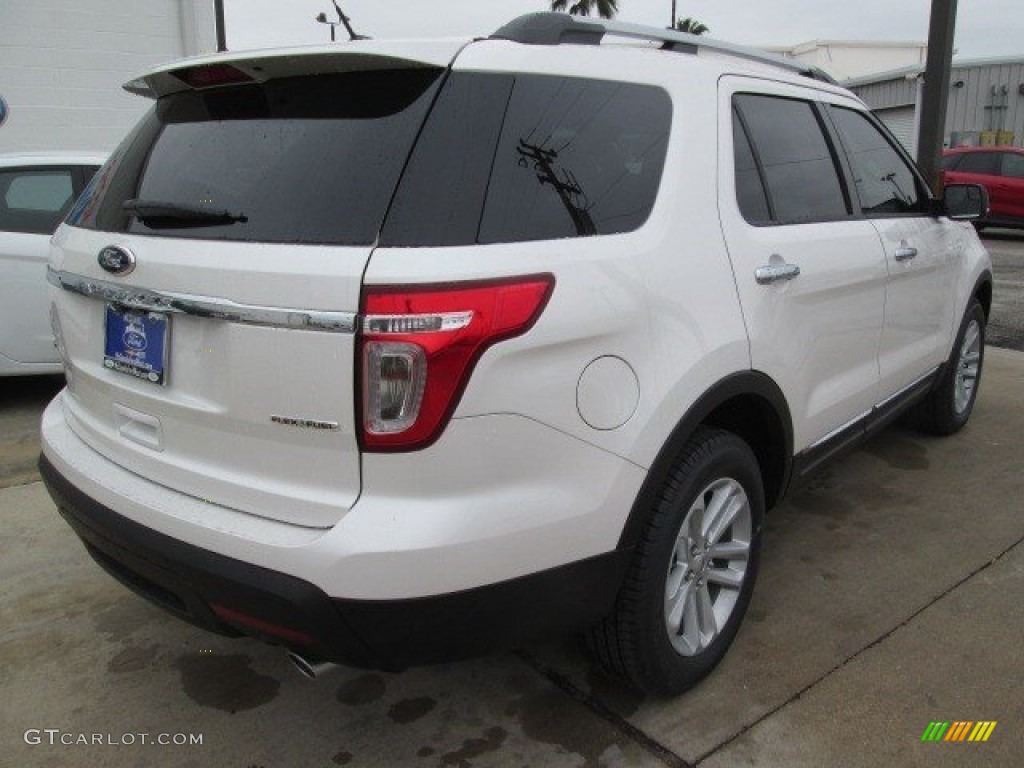 2015 Explorer XLT - White Platinum / Medium Light Stone photo #10