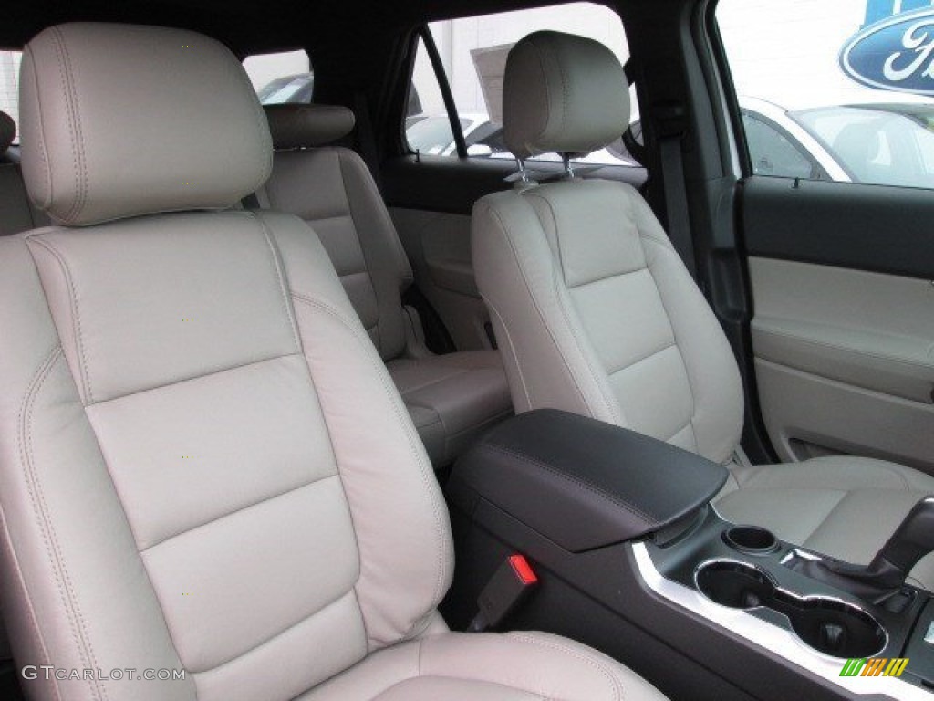 2015 Explorer XLT - White Platinum / Medium Light Stone photo #14