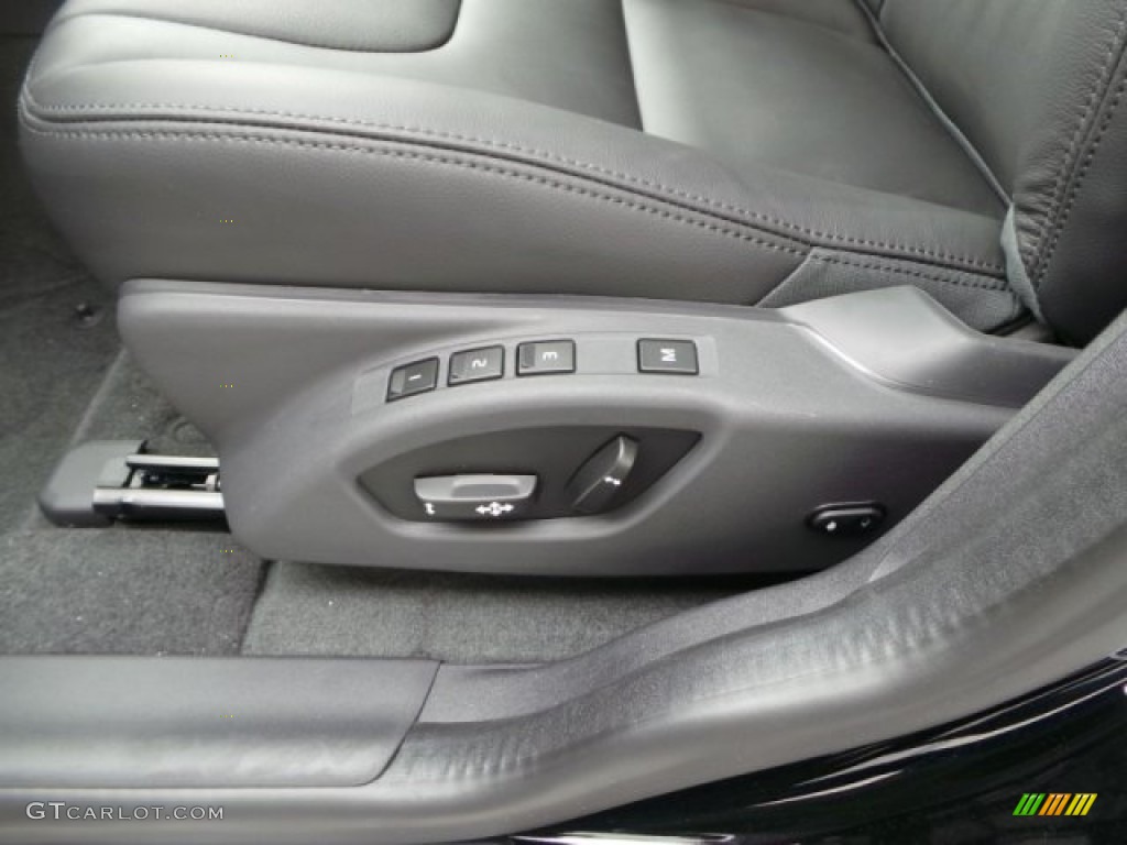 2015 Volvo XC60 T5 Drive-E Controls Photo #101924235