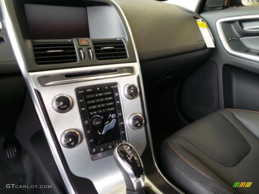 2015 Volvo XC60 T6 Drive-E Ocean Race Controls Photo #101925842