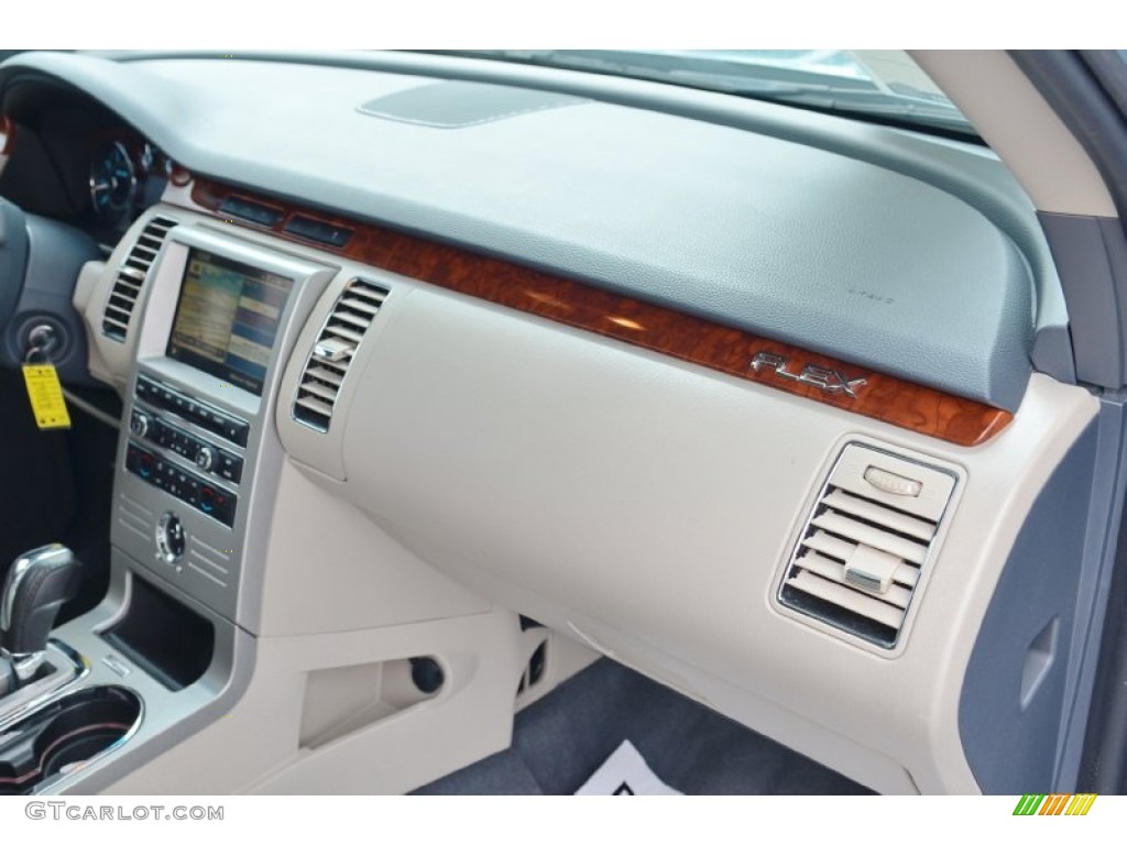2009 Flex Limited - Light Ice Blue Metallic / Medium Light Stone photo #23