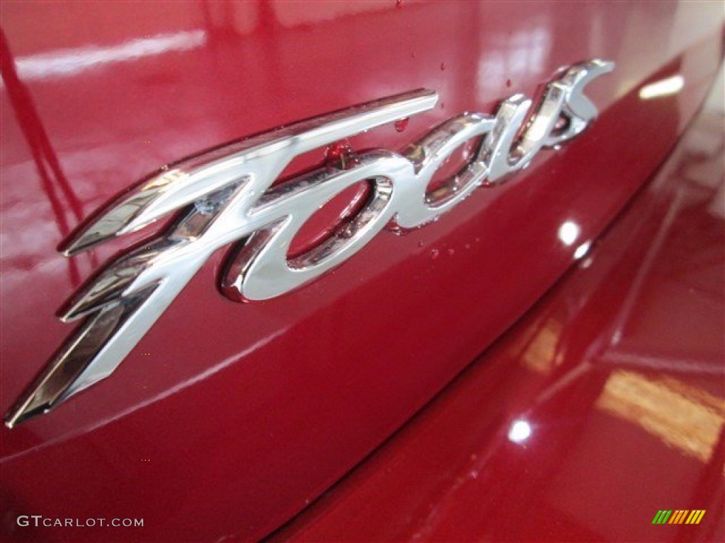 2015 Focus SE Hatchback - Ruby Red Metallic / Charcoal Black photo #6