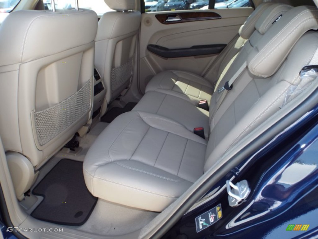 2015 Mercedes-Benz ML 350 Rear Seat Photo #101930810