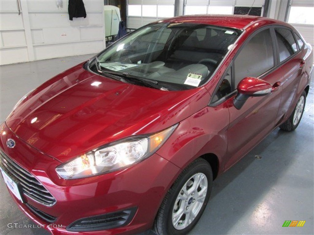 Ruby Red Metallic 2015 Ford Fiesta SE Sedan Exterior Photo #101931494
