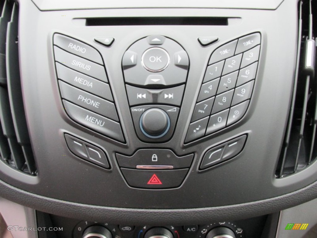 2015 Ford Escape SE Controls Photo #101931665