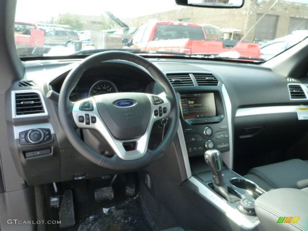 2015 Explorer XLT 4WD - Ingot Silver / Charcoal Black photo #11