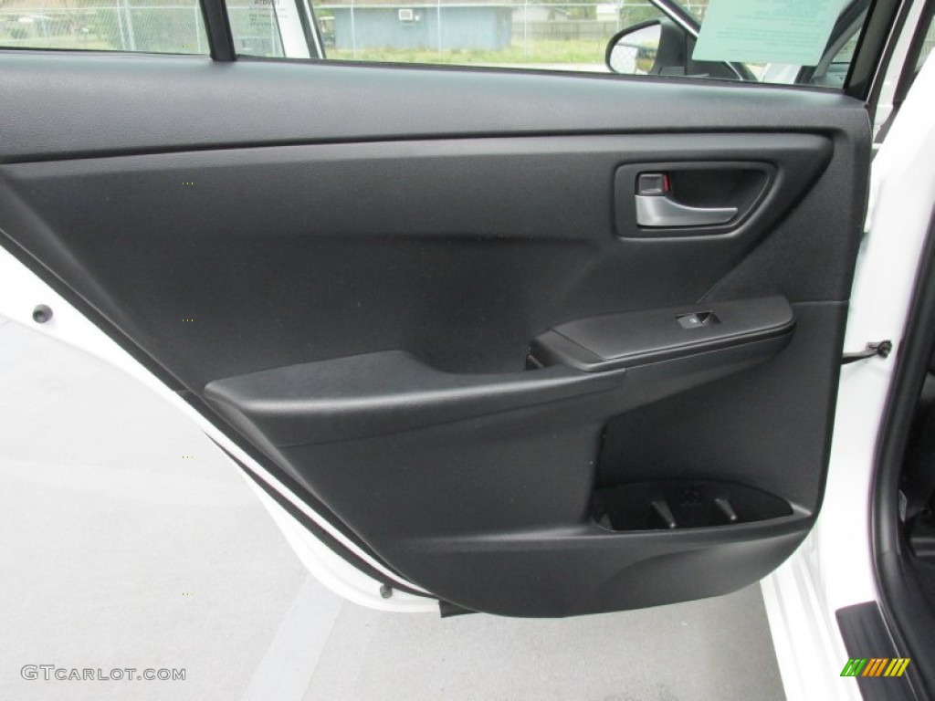2015 Toyota Camry SE Black Door Panel Photo #101934833