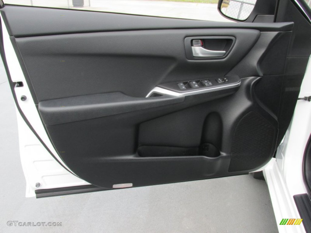 2015 Toyota Camry SE Black Door Panel Photo #101934868