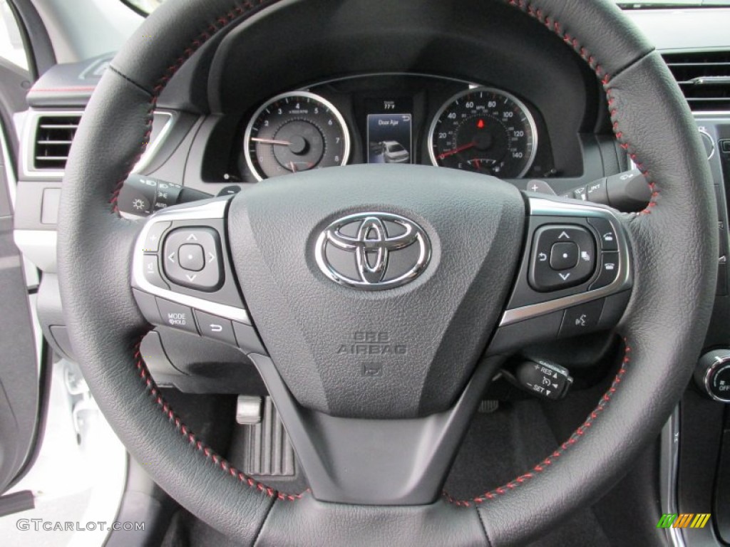 2015 Toyota Camry SE Black Steering Wheel Photo #101935070